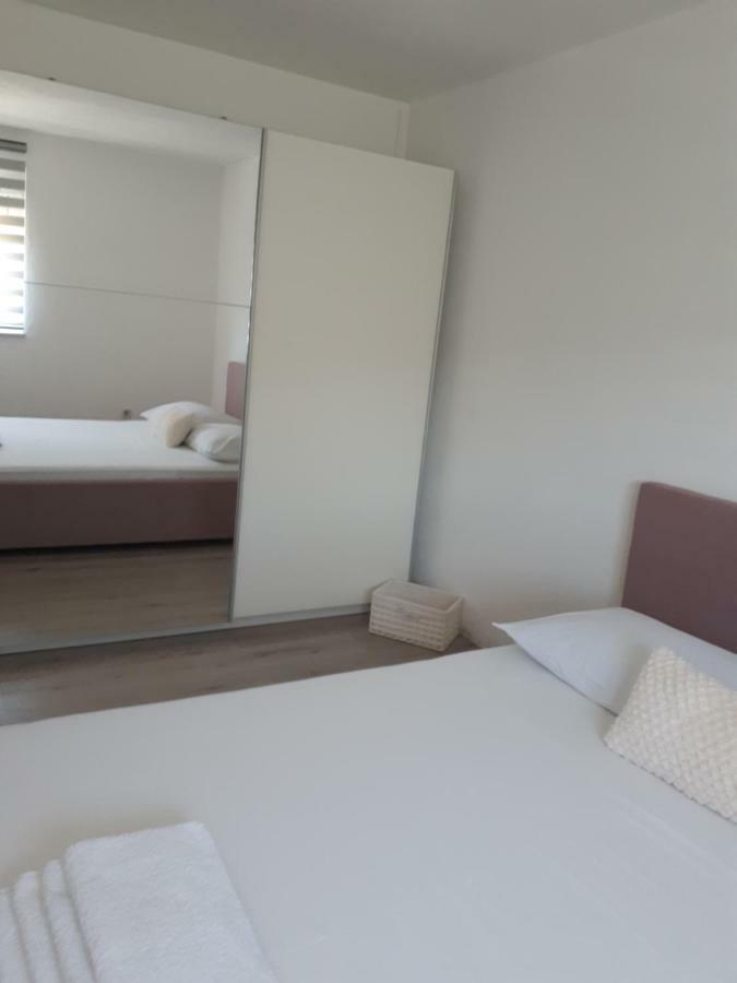 Apartment Jole 1 Trogir Eksteriør billede